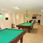 Exclusive & Hotel