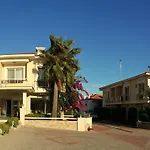 Hotel Exclusive & 3*
